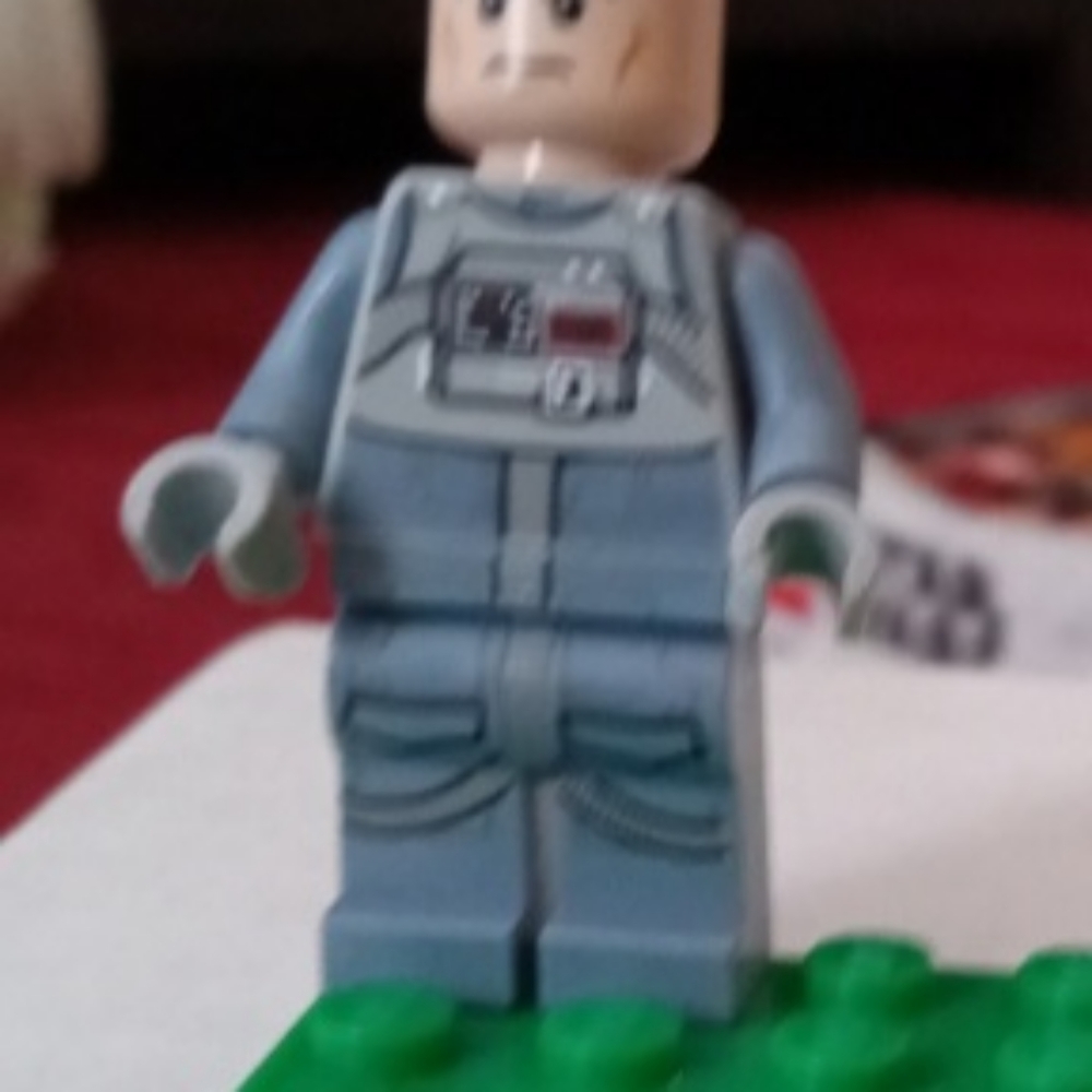 Lego Star Wars AT & AT driver minifigure